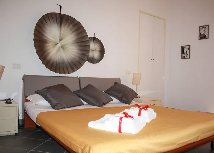 Salotto Piramide 3*